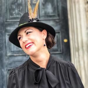 Meet your Posher, Sheila